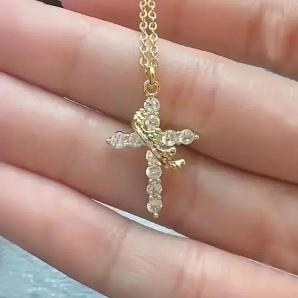 Crown Cross Necklace – Faith-Inspired Christian Jewelry