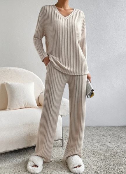 Casual 2-Piece Loungewear Set – Comfortable Matching Top &amp; Pants