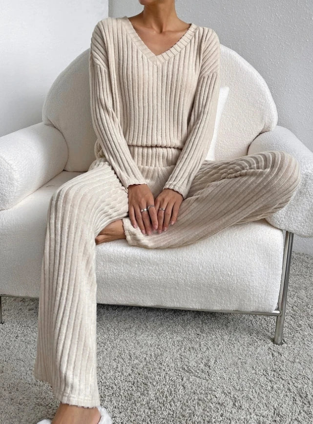 Casual 2-Piece Loungewear Set – Comfortable Matching Top &amp; Pants